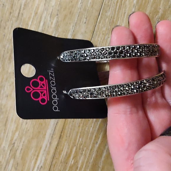 Paparazzi hoop earrings